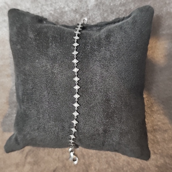 Ring Concierge Jewelry - 18k Solid White Gold Diamond Tennis Bracelet